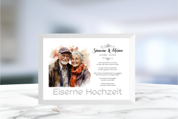 Geldgeschenk zur Eisernen Hochzeit mit ausgeschnittenem Schriftzug im Rahmen, ideal zum Befüllen mit Geldscheinen.