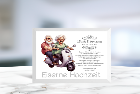 Geldgeschenk zur Eisernen Hochzeit mit ausgeschnittenem Schriftzug im Rahmen, ideal zum Befüllen mit Geldscheinen.