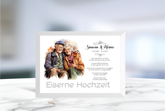 Geldgeschenk zur Eisernen Hochzeit mit ausgeschnittenem Schriftzug im Rahmen, ideal zum Befüllen mit Geldscheinen.