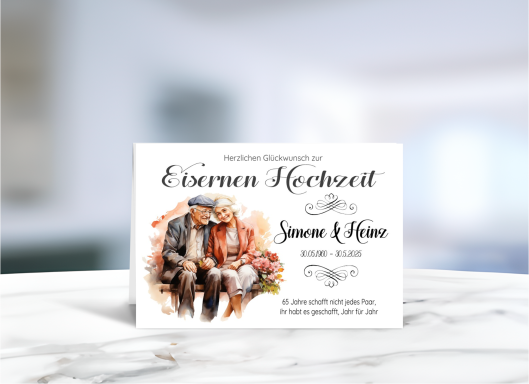 Personalisierte Grußkarte zur Eisernen Hochzeit (65 Jahre Ehe) mit fröhlichem Paar-Motiv