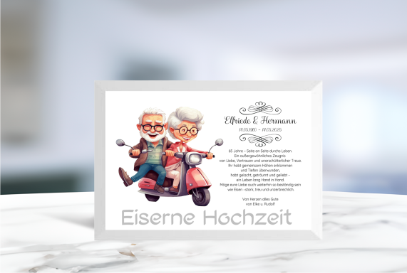 Geldgeschenk zur Eisernen Hochzeit mit ausgeschnittenem Schriftzug im Rahmen, ideal zum Befüllen mit Geldscheinen.