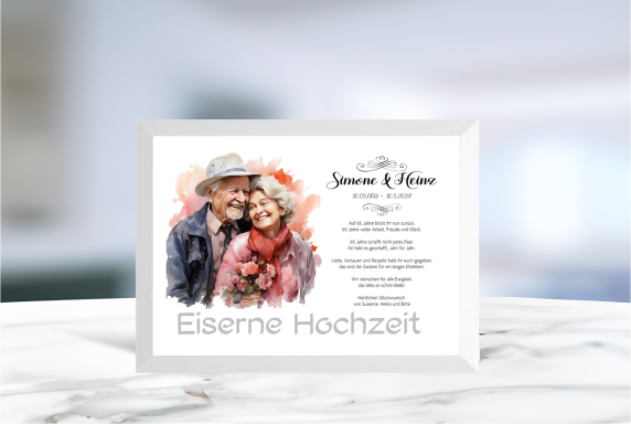 Geldgeschenk zur Eisernen Hochzeit mit ausgeschnittenem Schriftzug im Rahmen, ideal zum Befüllen mit Geldscheinen.